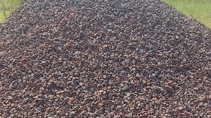 IRON ORE GRAVEL